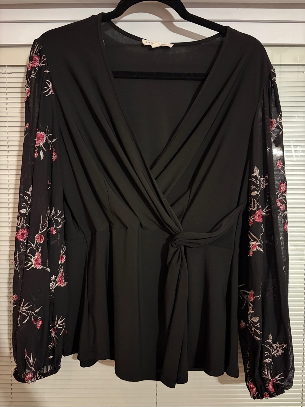 PerSeption Concept Black Floral Long Sleeve Top Size Large